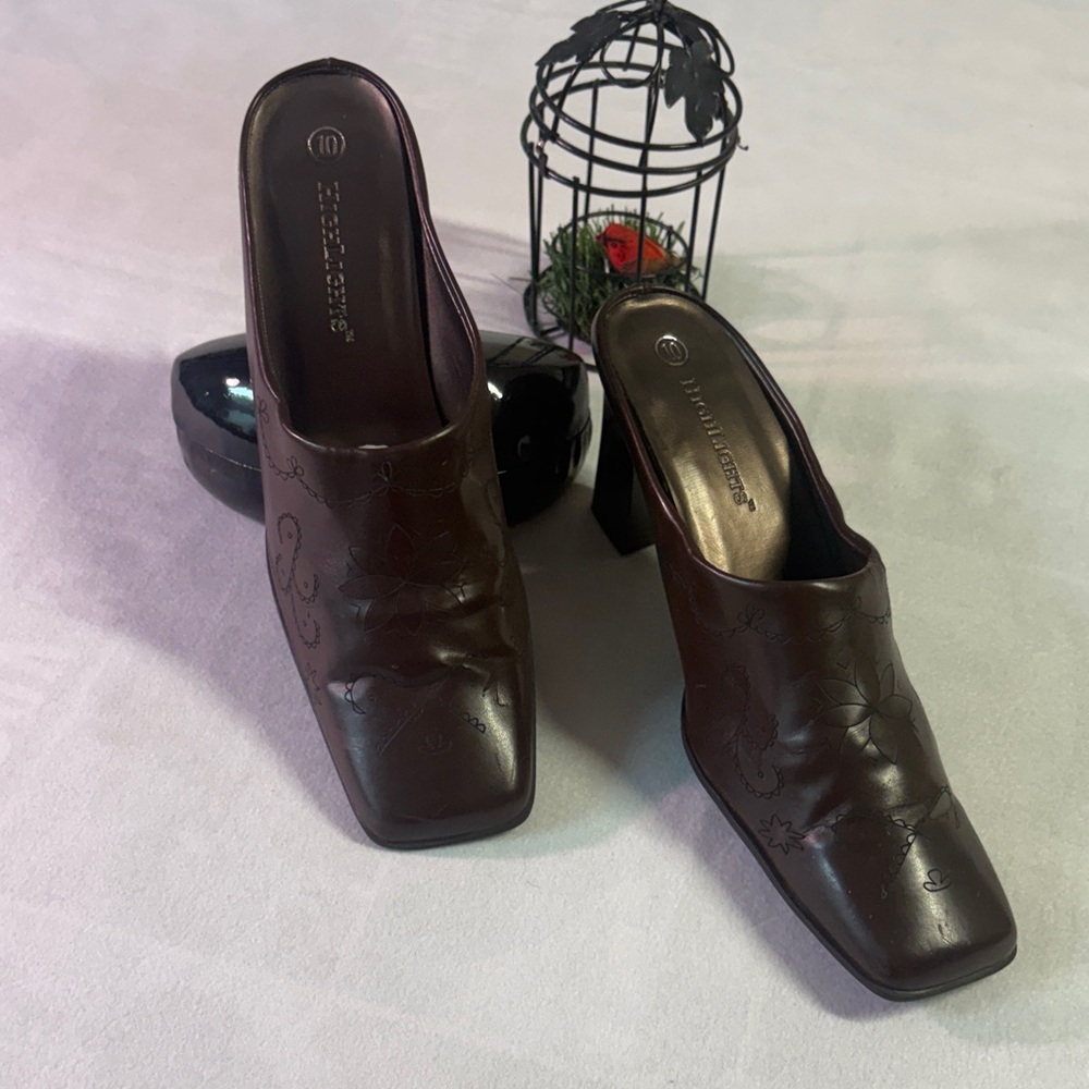 Dream Pairs Brown Embossed Leather Slip-On Mules